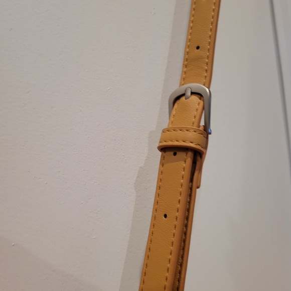 Pixie Mood Zoe Crossbody bag purse Honey color. Premium vegan leather Smoke free - Picture 8 of 12